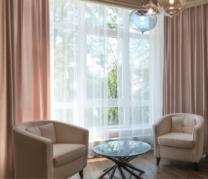 dTHROUGH LOUNGE
